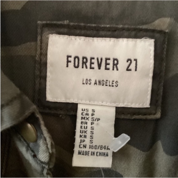New Forever 21 Cotton Camouflage Snap Closure Shacket Utility Shirt Size Small - Picture 10 of 12